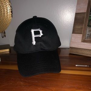 🖤 Pittsburgh pirates black and white ball cap